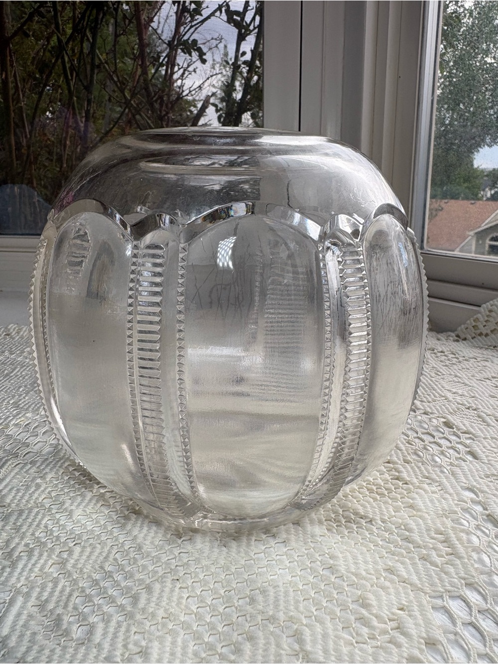 Clear Glass Decorative Rose Bowl Vase - Classic Ribbed Design